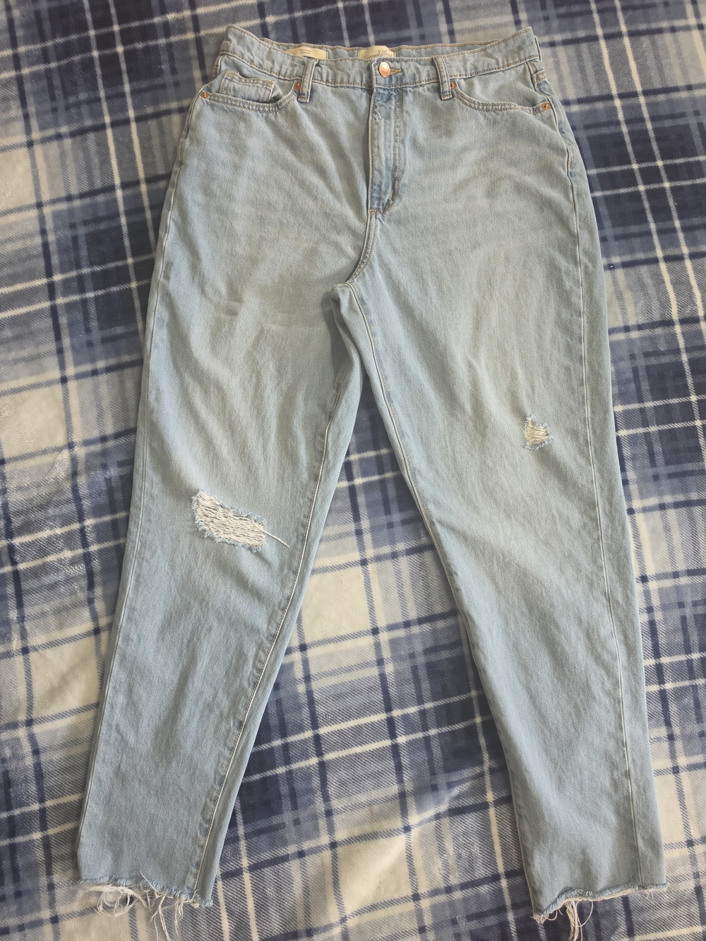 Universal Thread Light Blue Boyfriend Distressed Jeans
